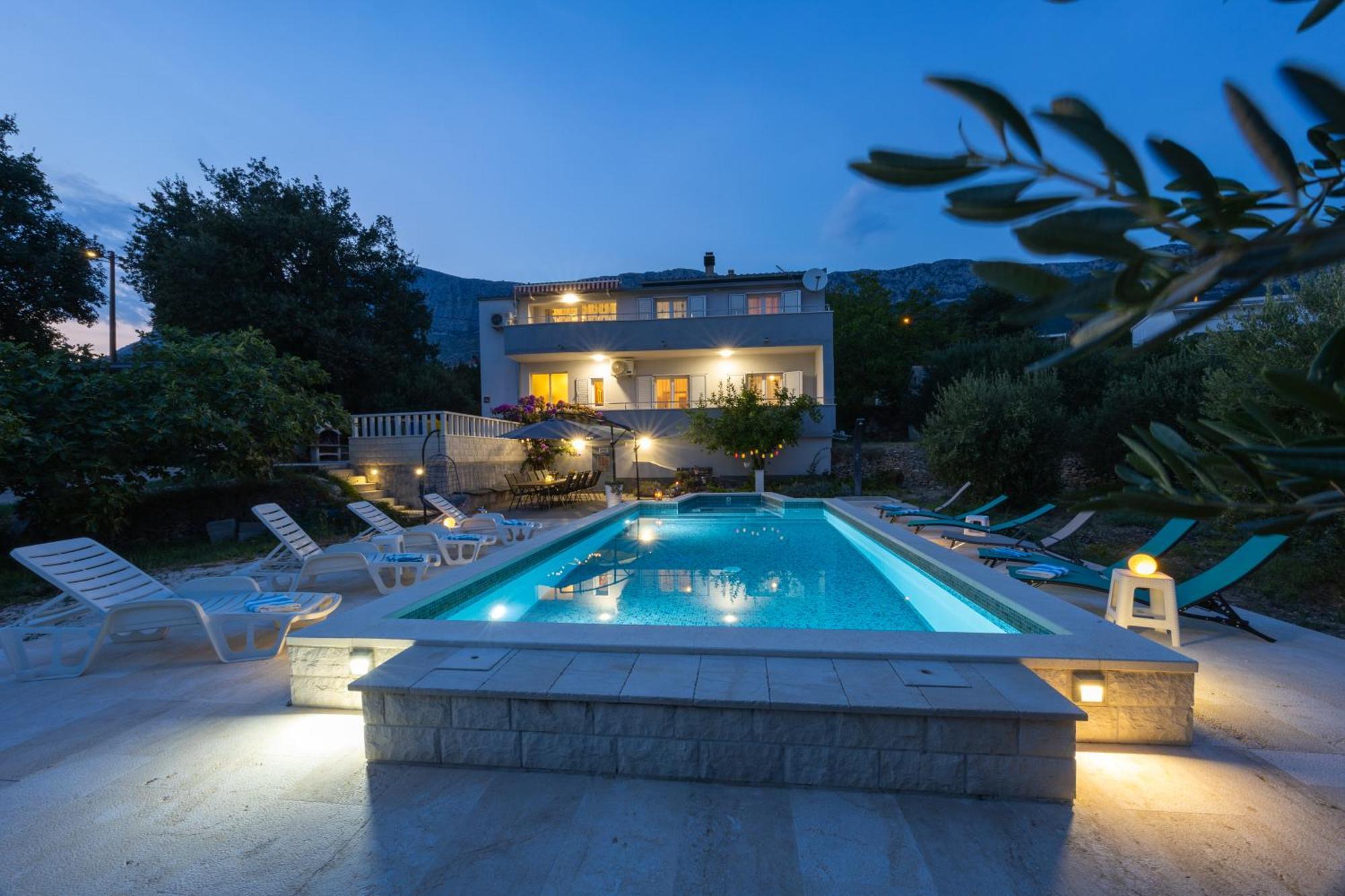 Casa Felice Apartments-Holiday Home Каштела Экстерьер фото