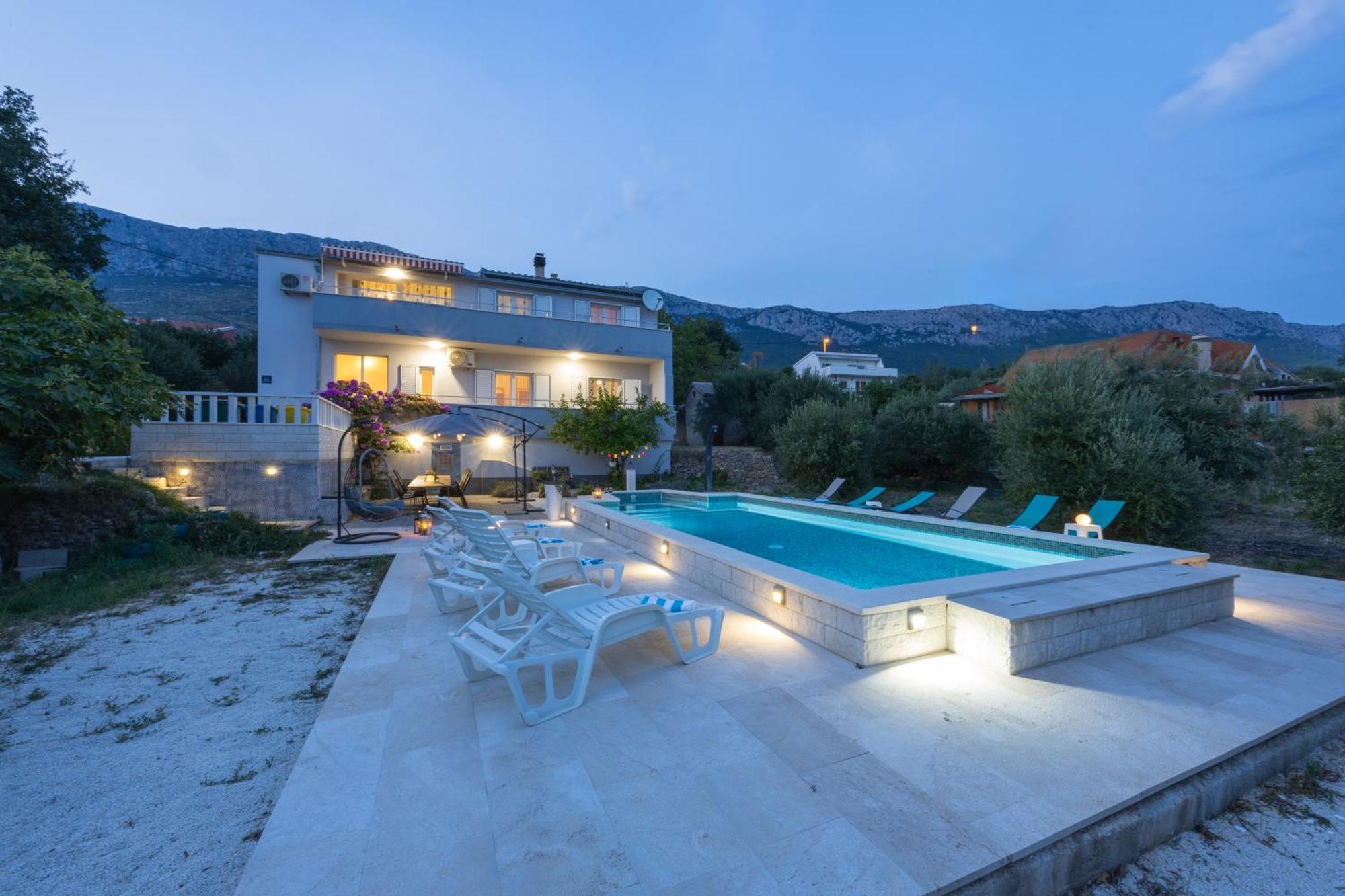 Casa Felice Apartments-Holiday Home Каштела Экстерьер фото