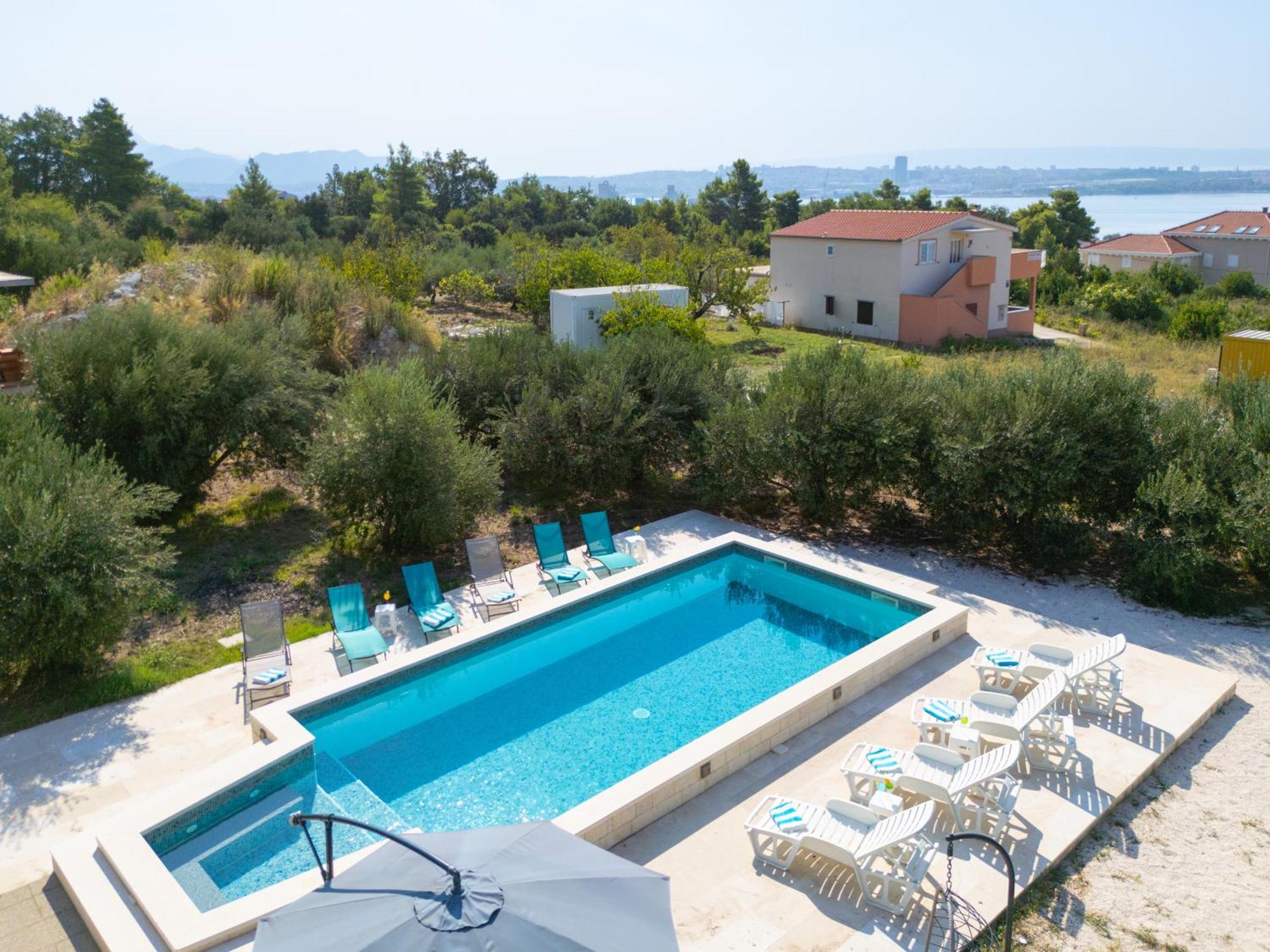 Casa Felice Apartments-Holiday Home Каштела Экстерьер фото