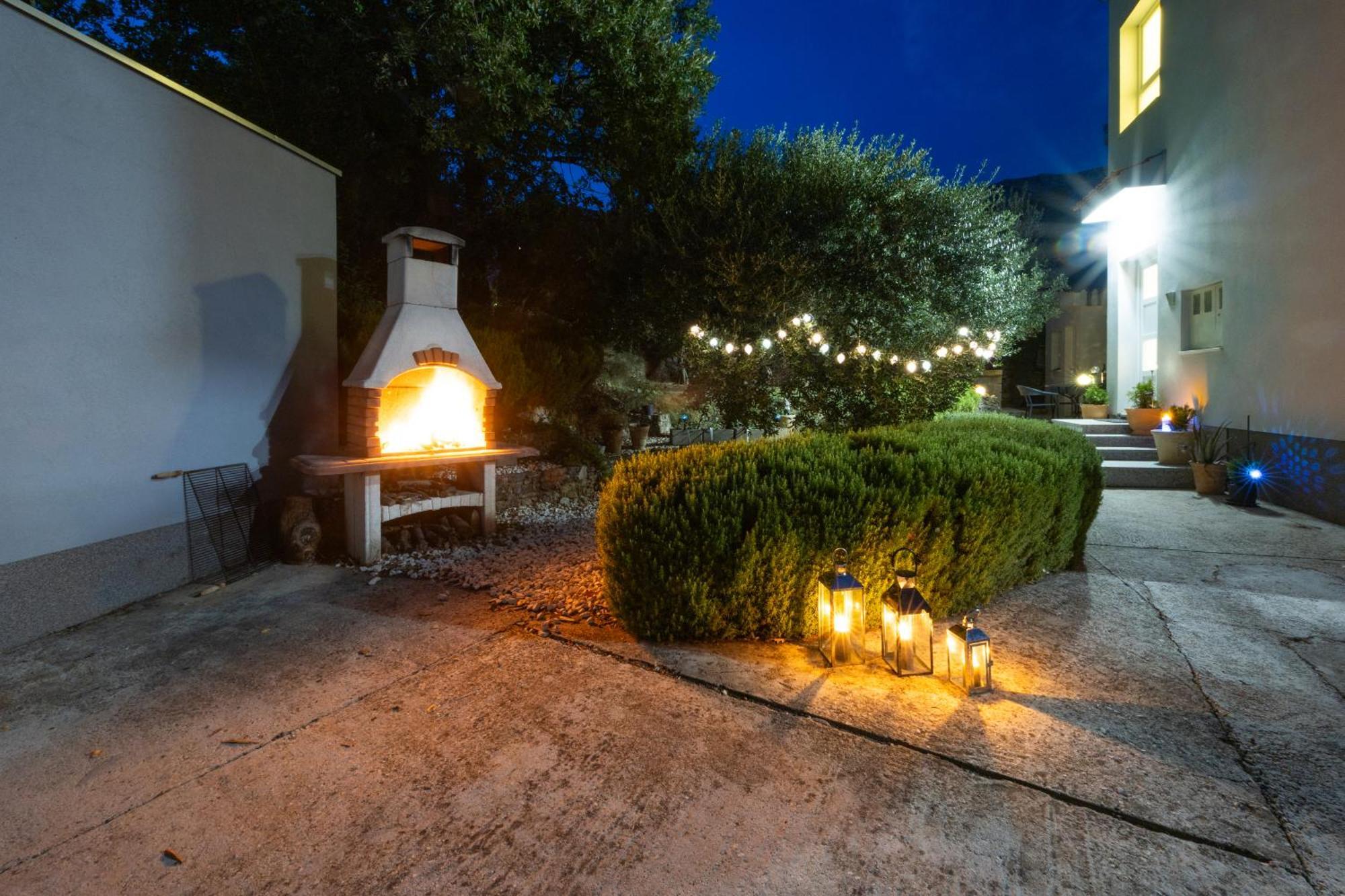 Casa Felice Apartments-Holiday Home Каштела Экстерьер фото