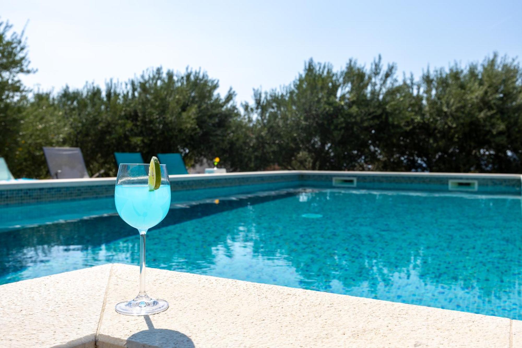 Casa Felice Apartments-Holiday Home Каштела Экстерьер фото