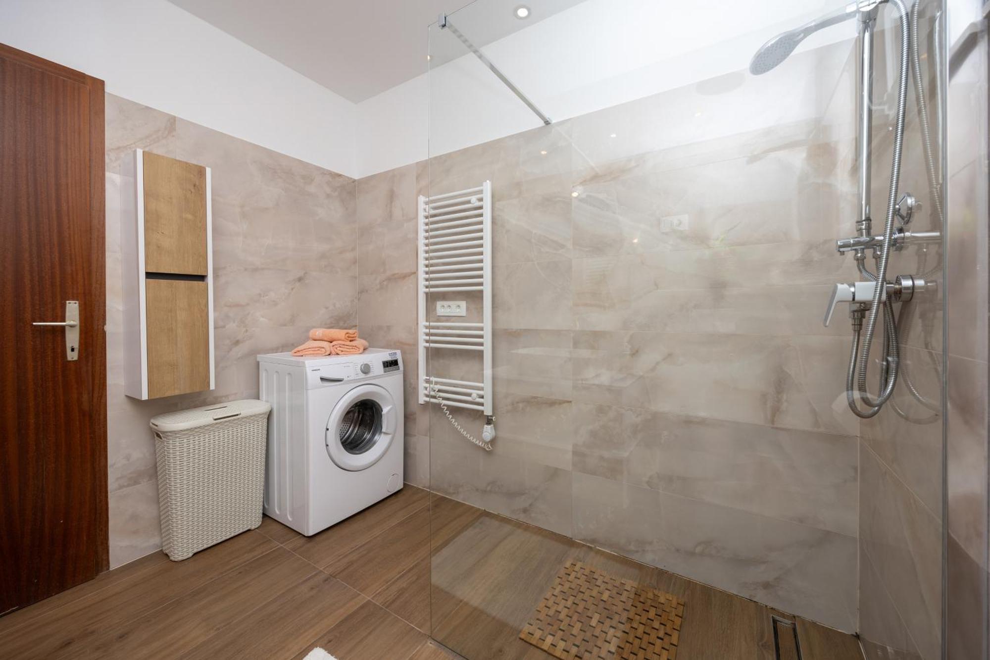 Casa Felice Apartments-Holiday Home Каштела Экстерьер фото