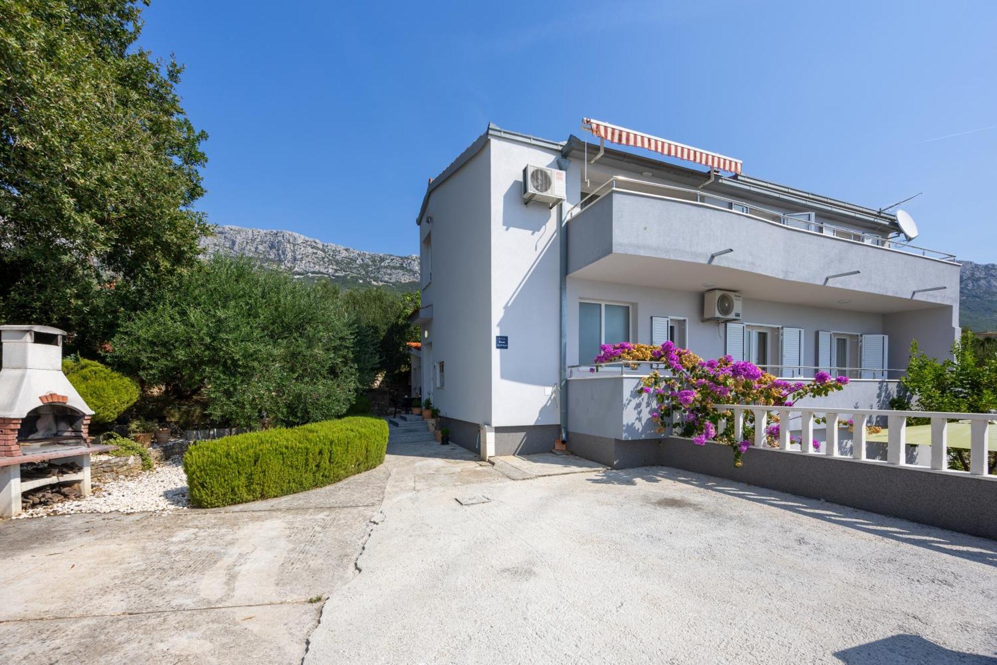 Casa Felice Apartments-Holiday Home Каштела Экстерьер фото