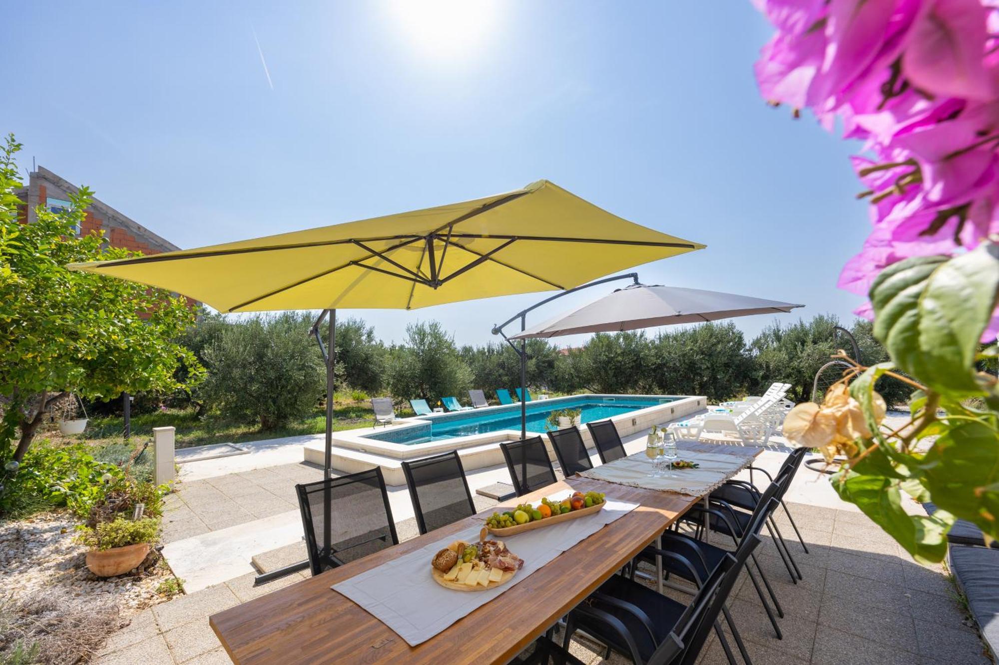 Casa Felice Apartments-Holiday Home Каштела Экстерьер фото