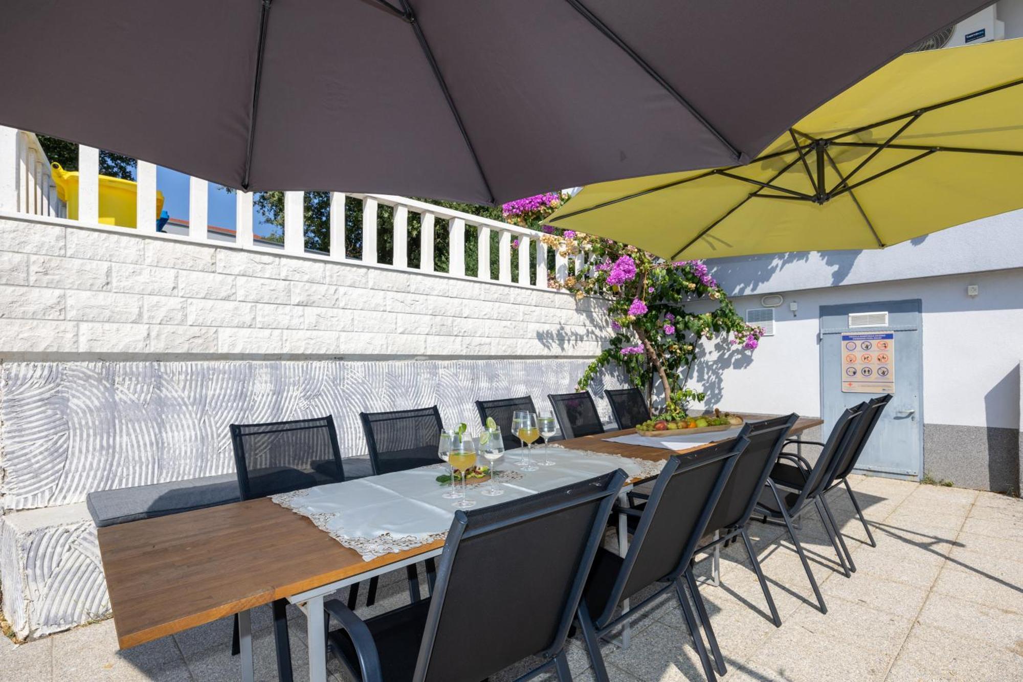 Casa Felice Apartments-Holiday Home Каштела Экстерьер фото