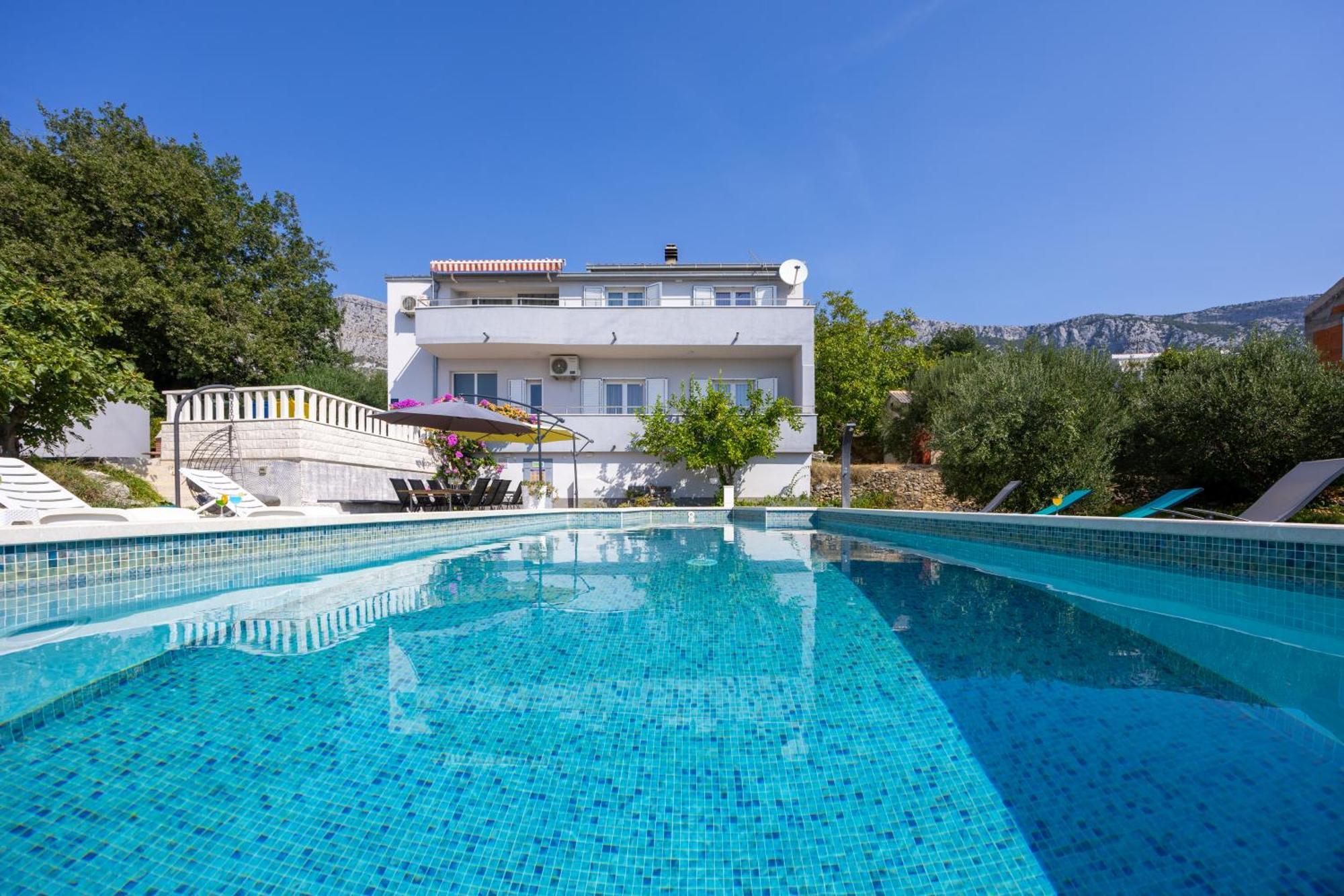 Casa Felice Apartments-Holiday Home Каштела Экстерьер фото